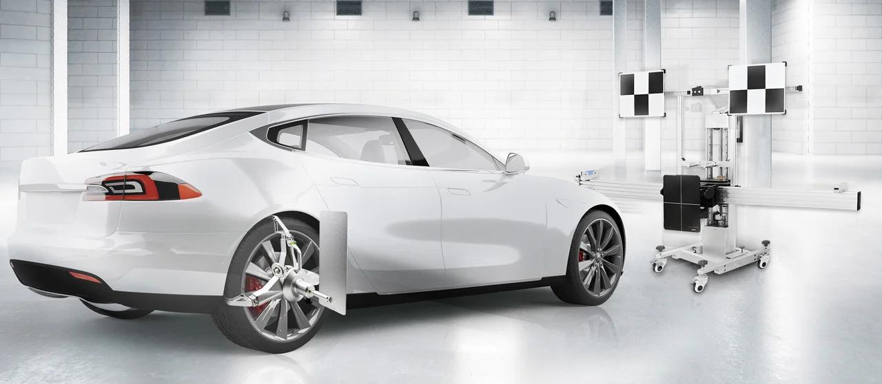 Kalibrácia vozidla pomocou špeciálnych nástrojov